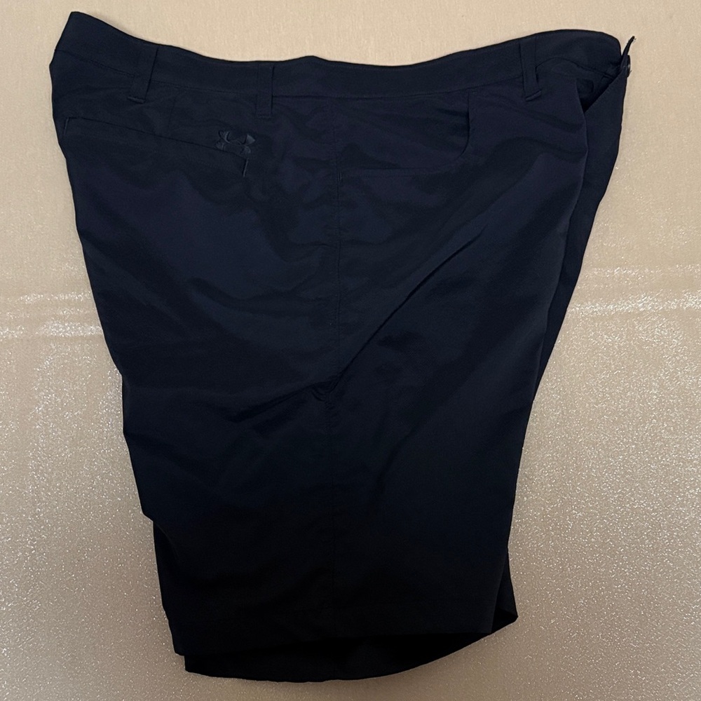 Men's Under Armour heatgear  Black golf Shorts